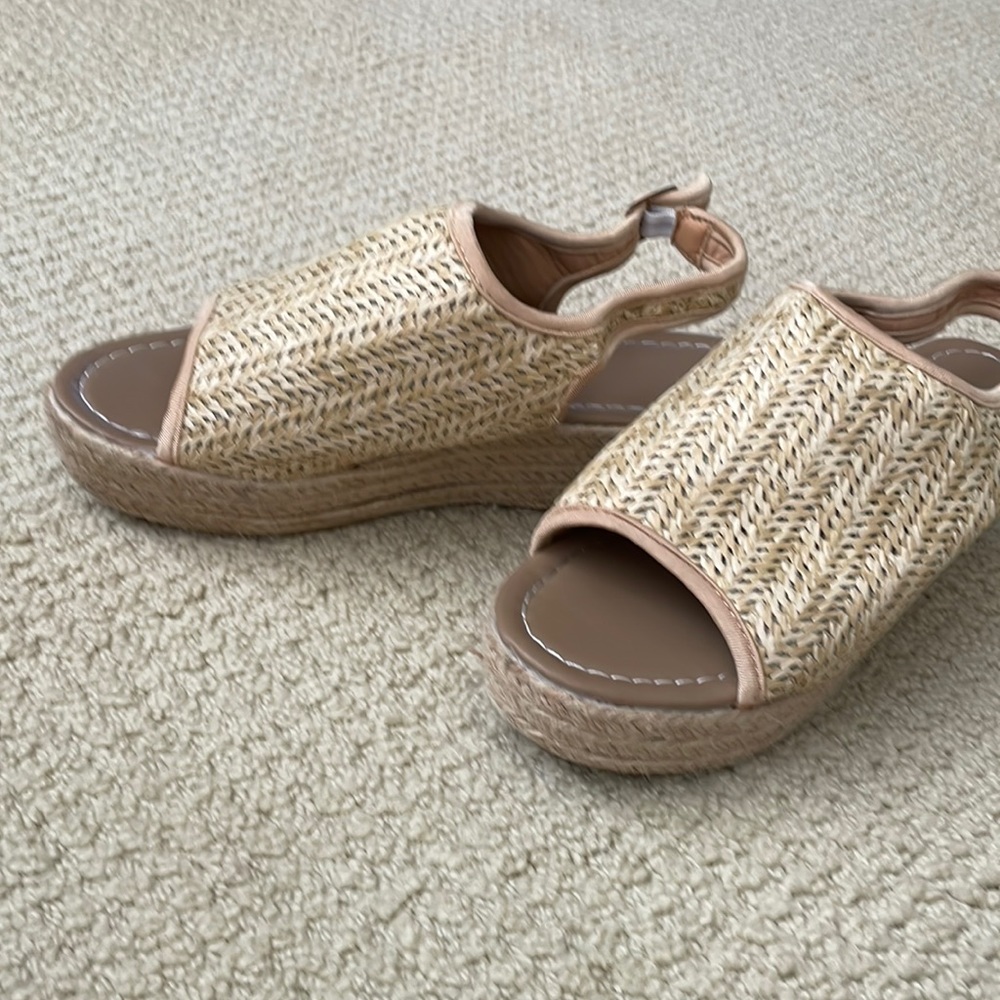 womens sandles with play form